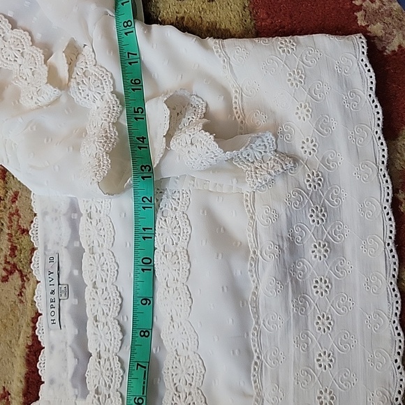 Hope & Ivy lace flutter sleeve crop top - Picture 5 of 6